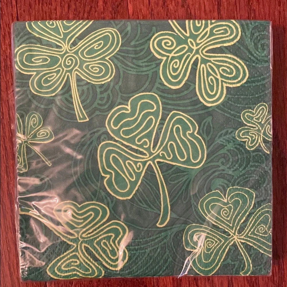 Hallmark Shamrock Square Paper Plates & Napkins for ☘️St. Patrick's Day☘️
